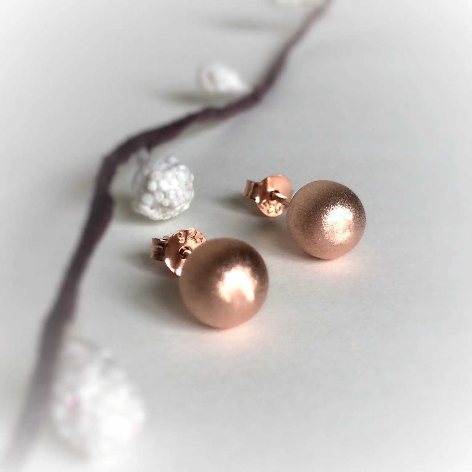 Bella Studs - VE142